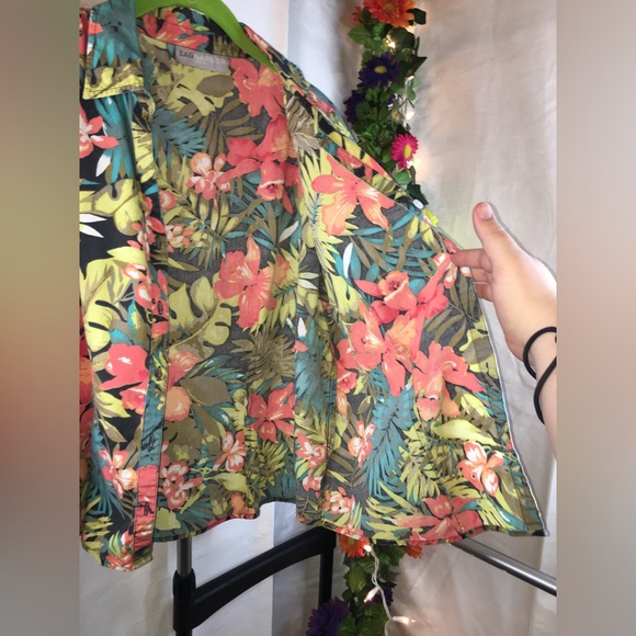 Sag Harbor Sport | Women’s Short Sleeve Tropical Pattern Button Down Blouse Top - Picture 7 of 9